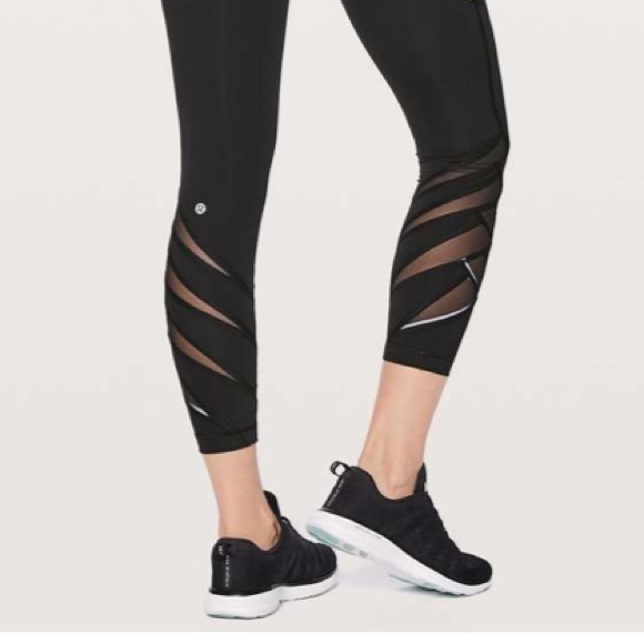 Lululemon Motionful 7/8 Tight 25" in black - Picture 3 of 7
